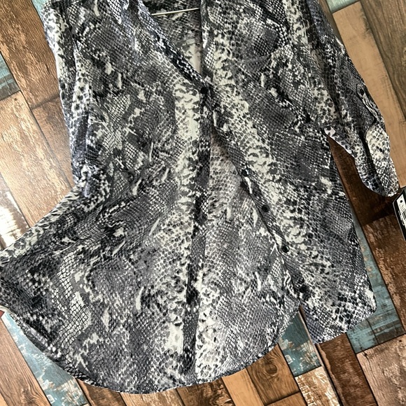 By&by XS snake print blouse button down - Picture 9 of 16